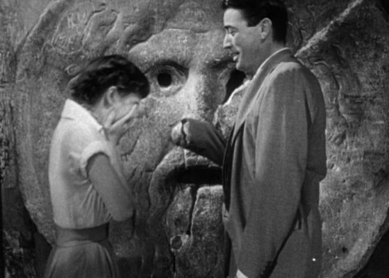 Audrey Hepburn and Gregory Peck at the Mouth of Truth from Roman Holiday trailer